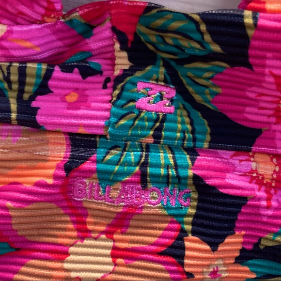 Billabong 💛 Floral Plunge x Floral Ribbed Bikini Set 🏖️ - Picture 10 of 12
